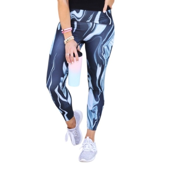 NWT Spanx Booty Boost 7/8 Leggings Marbled Blue - Picture 1 of 8